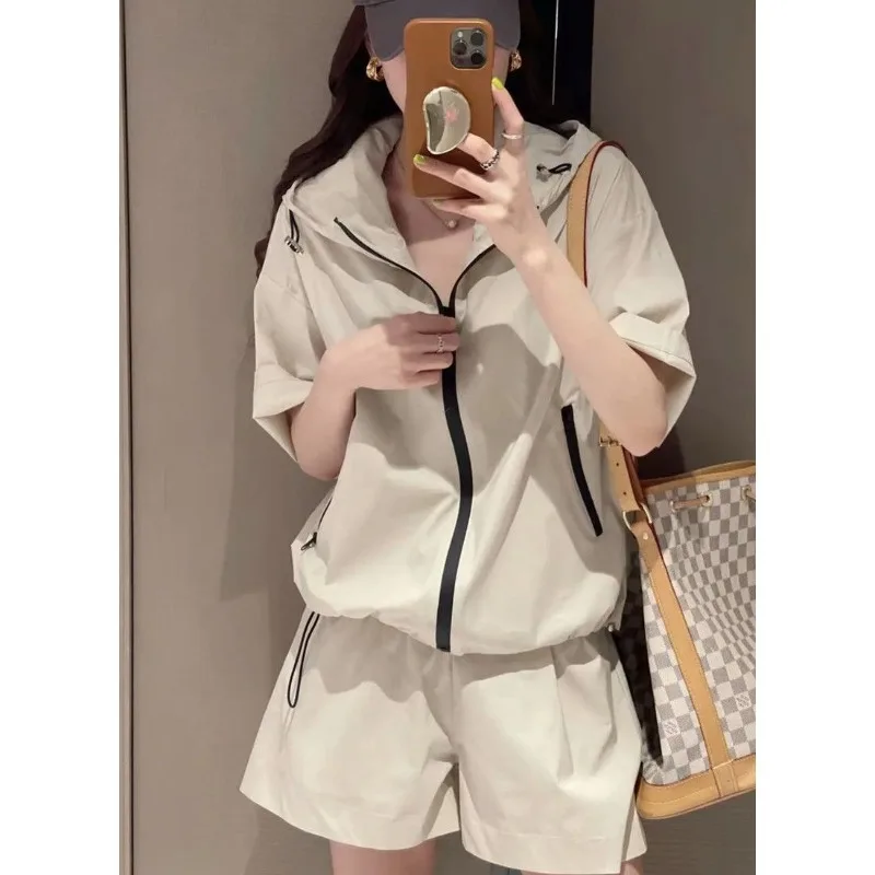 

Женский Повседневный однотонный костюм, кардиган на молнии, жакет с коротким рукавом на шнуровке и шорты с широкими штанинами, простой спортивный костюм для отпуска, на лето