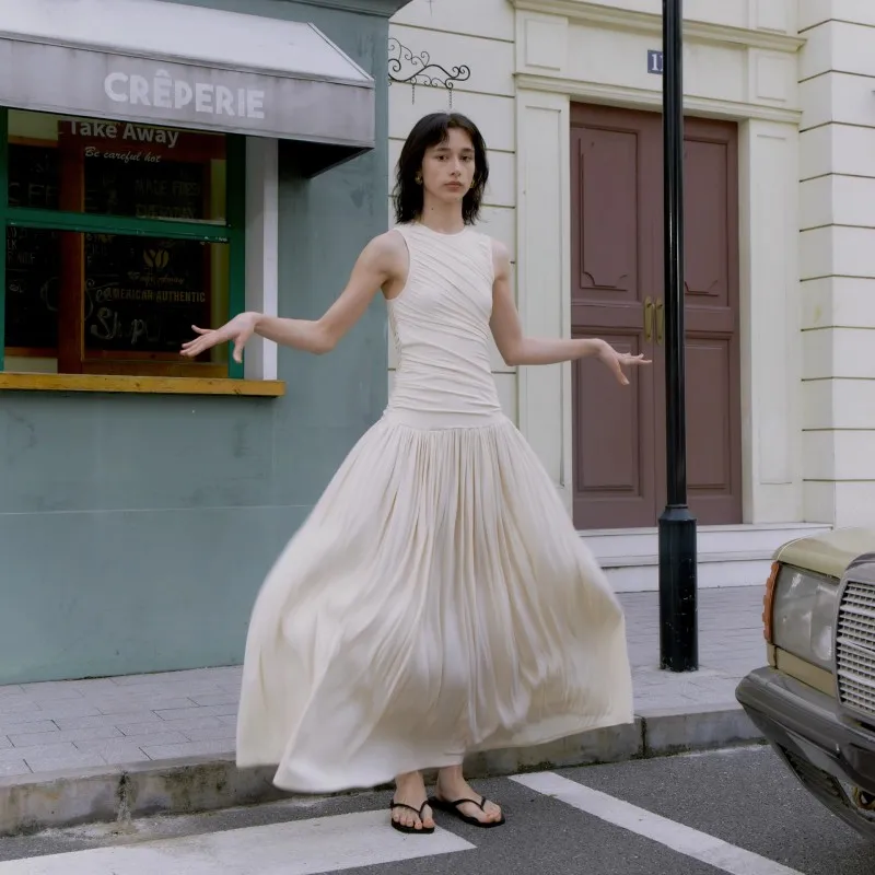 White Round Neck Vest Dress For Women'S Summer New Design With Pleated Sleeveless Slim Fit And Minimalist Long Skirt 2