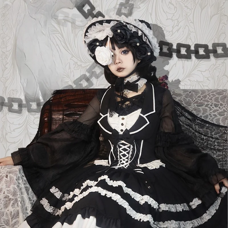 

Black and White Elegant Dress