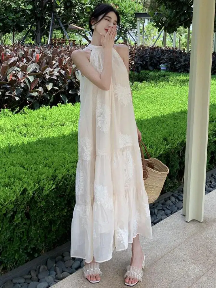

Summer French Temperament White Bohemian Seaside Resort Style Sexy Loose Hanging Neck Character Sleeveless Mid-Length Dress