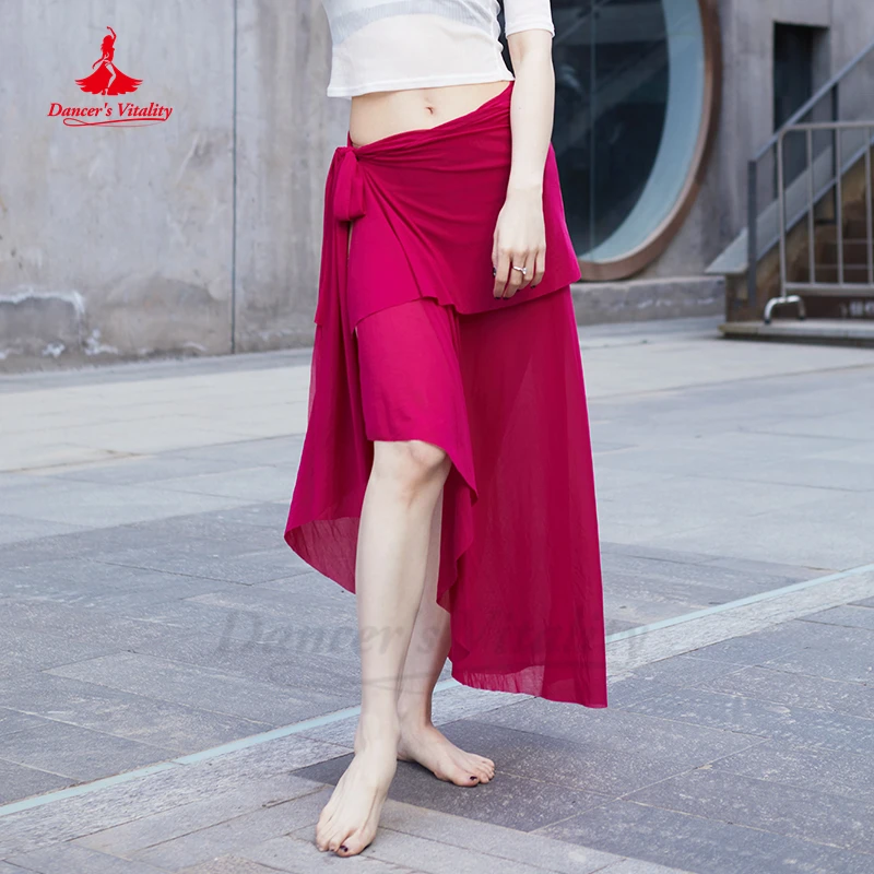 Jupe Gitane Bleue De Danseuse Du Ventre Avec Le Gland Rouge Photo Stock