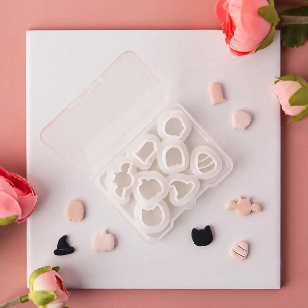 

Autumn Halloween Series Mini Clay Cutting Mold Leaf/Ghost/Bone/Bet Shaped Clay Mold For DIY Earrings Decoration Making L4A4