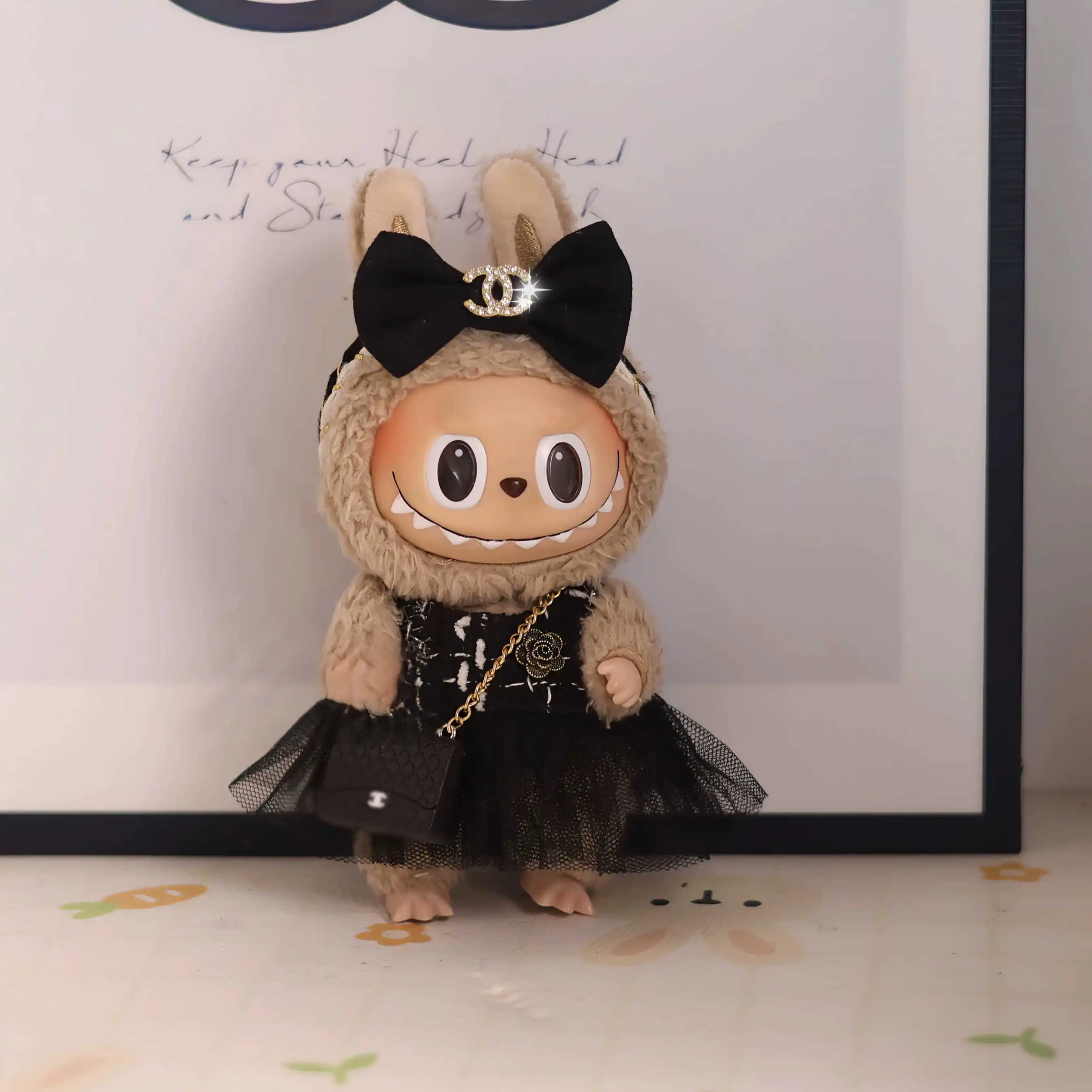 17cm Labubu Doll Clothes Advanced luxury design customization Heartbeat Macaron Labubu Doll Clothes Changing Light clothes 3