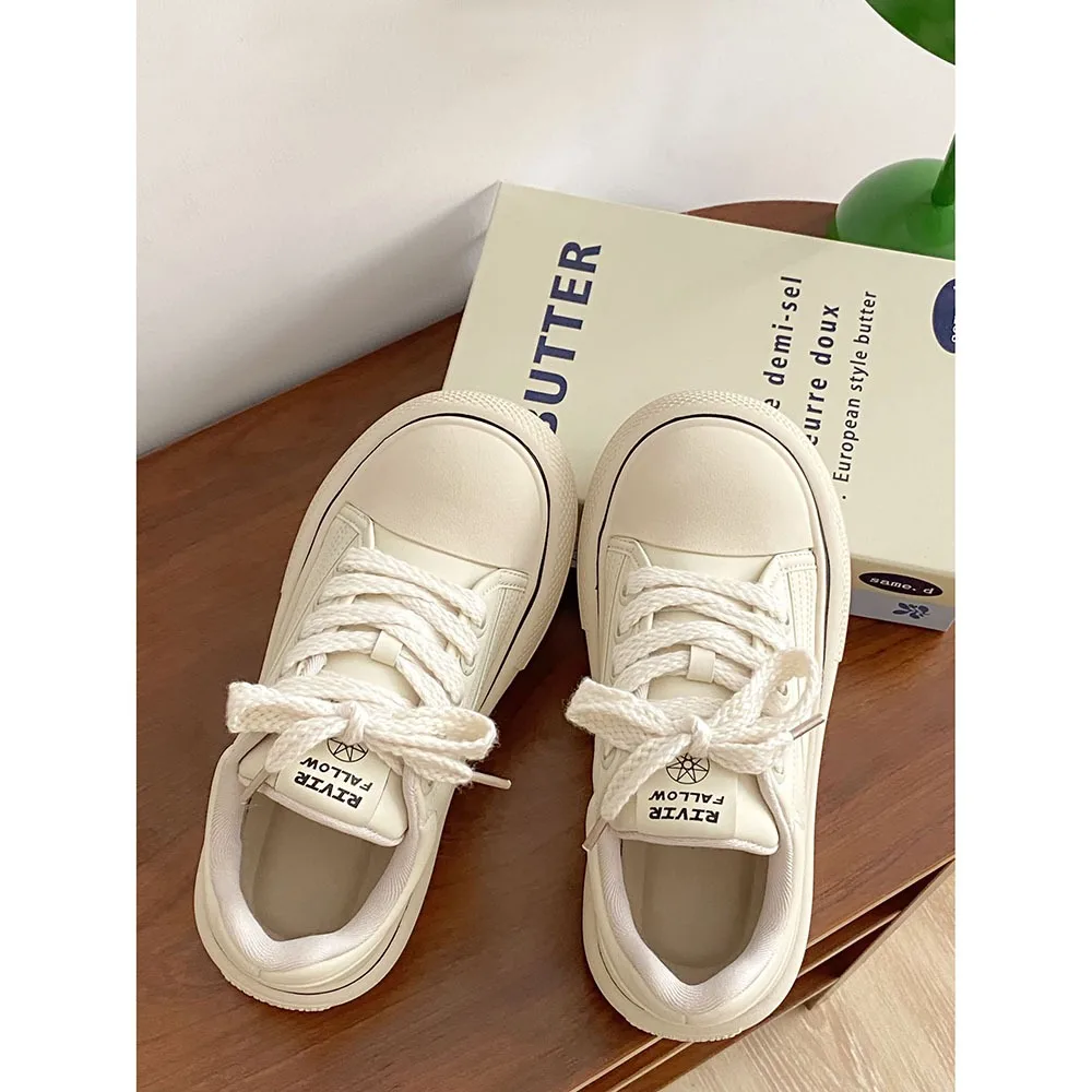 Solid Soft Sole Cute Women Casual Shoes 2024 Spring New Women Shoes Retro Beige Thick Sole Shoes Comfortable Fashionable 24-147