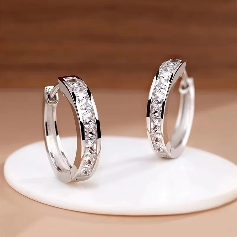 Huitan Classic Design Women Hoop Earrings Princess Square Cz Simple Elegant Female Accessories Versatile Jewelry