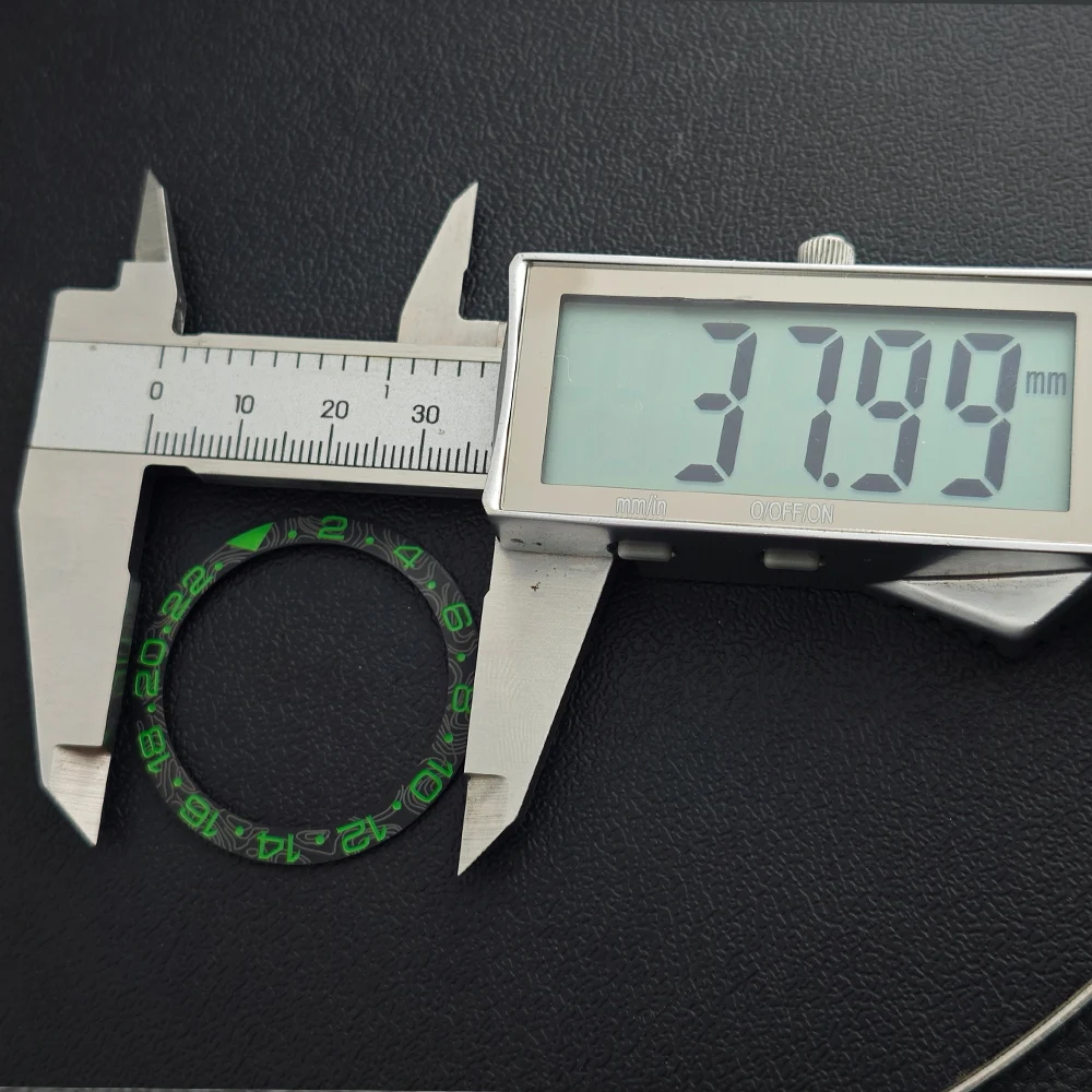 Ceramic Slope Watch Bezel with Carbon Fiber Texture