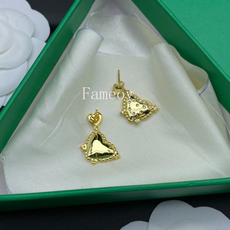 2024 New Fashion Simulation Pearl Inlaid Geometric Women's Earrings