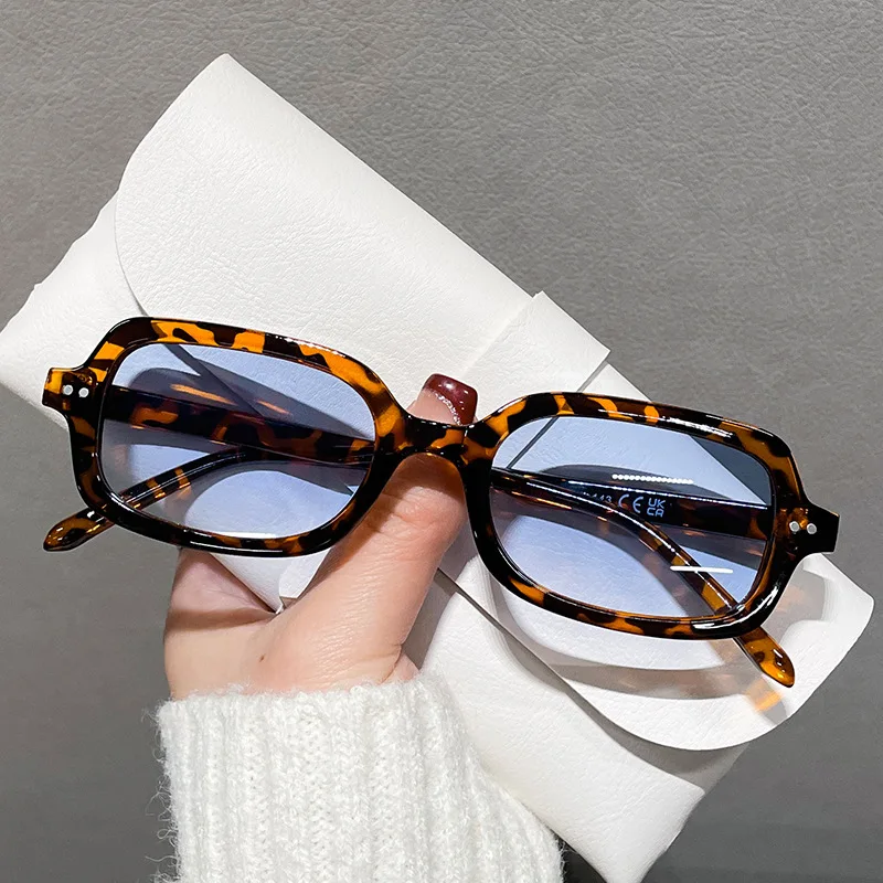 

DYTYMJ Retro Sunglasses for Women Square Small Frame Designer Sunglasses Catwalk Sun Protection Glasses Gafas De Sol Mujer