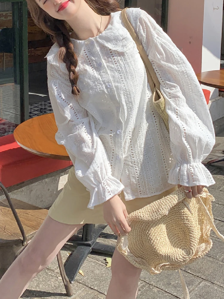 

KIMOKOKM Spring Sweety Girl Summer Women's Shirt Peter Pan Collar Lace Loose Flare Sleeve Hollow Out Vintage Blouses Shirt