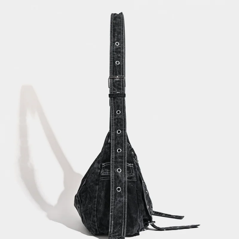 Large Capacity Tote Bag Water Washed Denim Fabric Bag Autumn Winter Niche Design Rivet Commuter Crossbody Big Bag