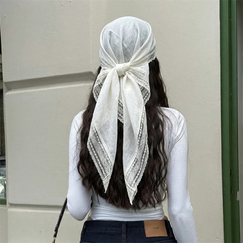 מטפחת ראש לבנה יפייפיה