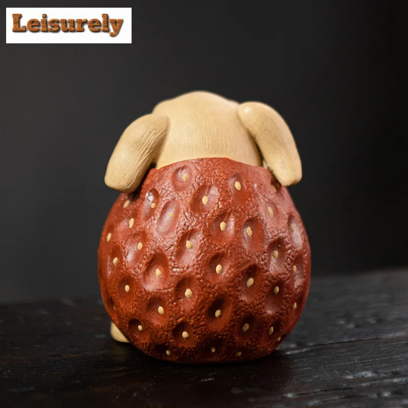 Yixing Zisha Zodiac Strawberry Rabbit Tea Pet Luxury Tea Sculpture Tea Figurine Play Toys Tea Statue Ornaments Cha Accessories