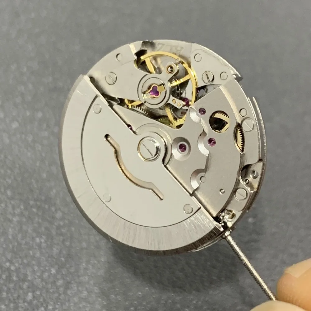 Watch movement 2813 Watch movement 3 hands single calendar automatic mechanical movement for 2813 watch /DG2813 repair parts