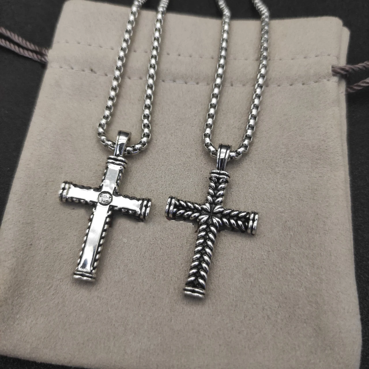 

DY American luxury Fashion Brand Jewelry 925 silver wire hoop necklace for men and women's silver cross necklace