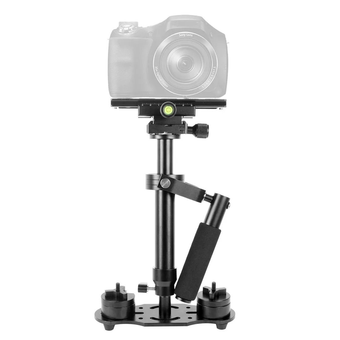 Gimbal Stabilisateur Handheld S40 40cm pour DSLR Caméra utilisé par un vidéaste en extérieur, stabilisant une caméra Sony.