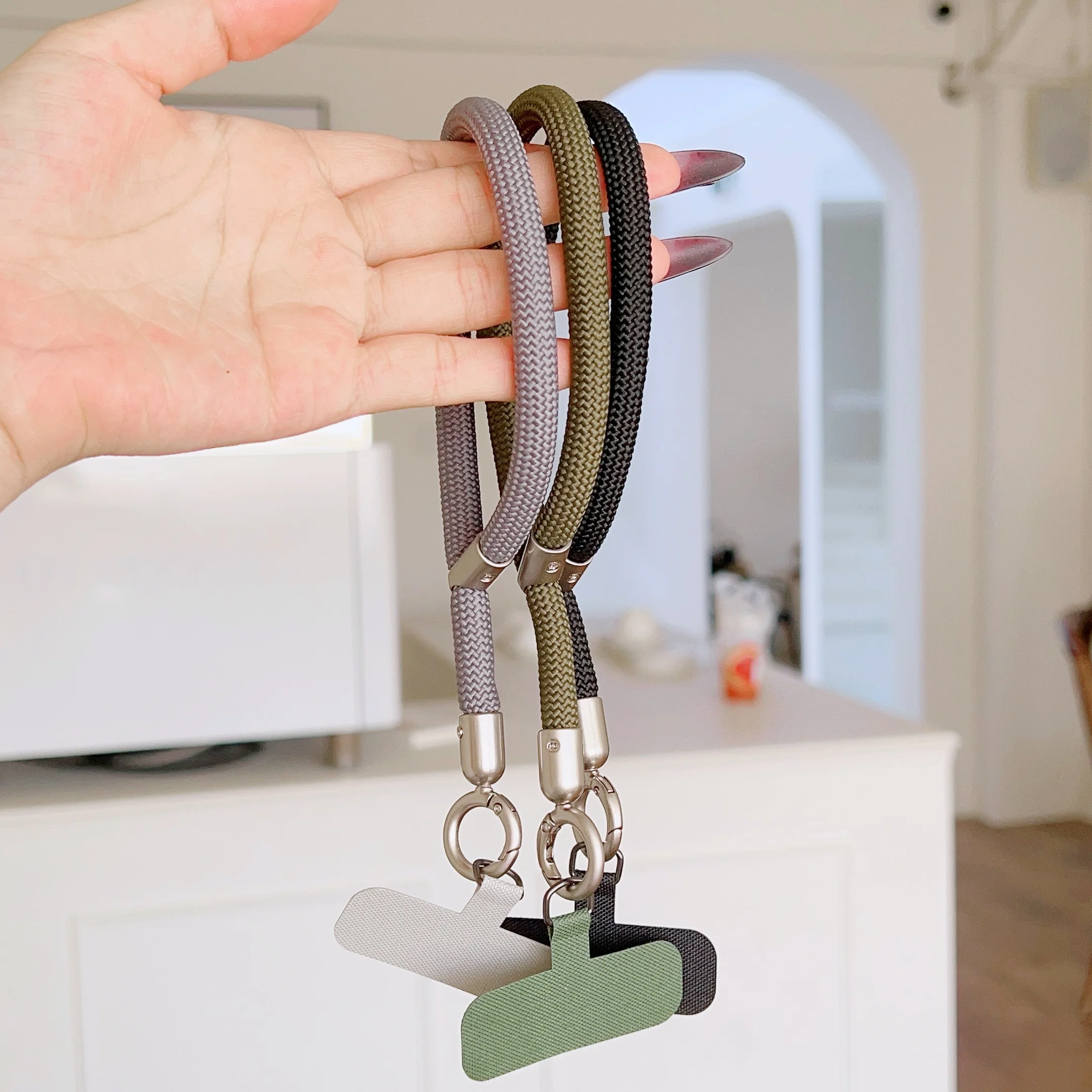 Rotating Multi-Functional Phone Lanyard with Adjustable Wrist Strap and Sturdy Hanging Plate