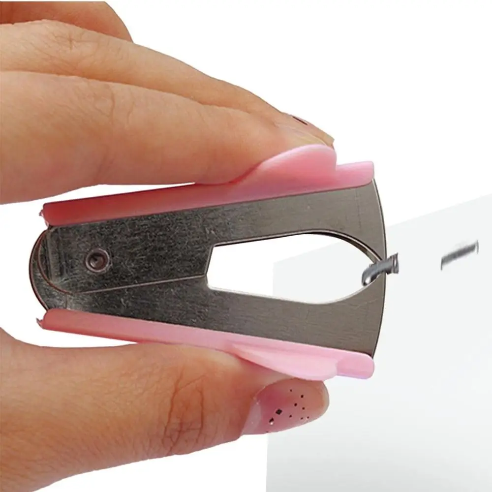 Rimozione della cucitrice in plastica manico antiscivolo portatile Macaron Color Staple Puller Tool strumento di rilegatura forniture per ufficio