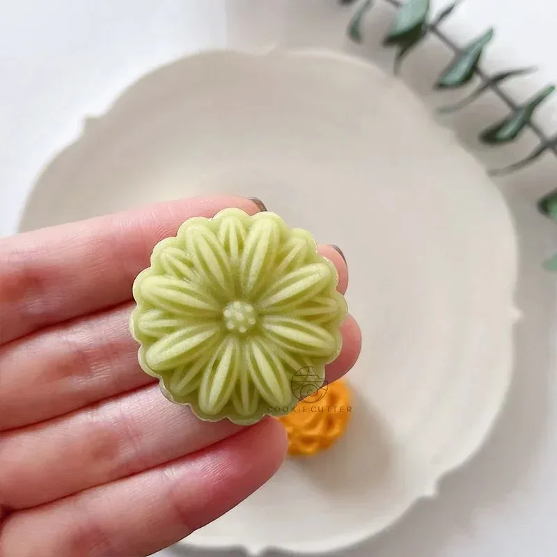 20g Mini Flower Moon Cake Mold Chinese Tradition Small Daisy