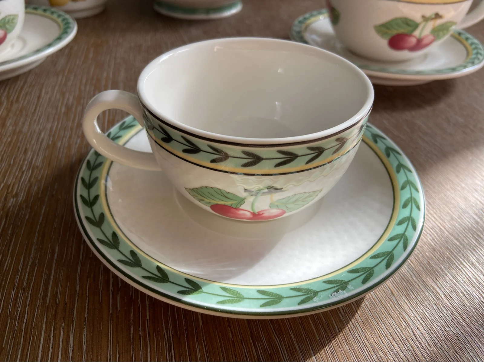 https://ae01.alicdn.com/kf/Se168bc7e830a4201af34ef0809a12835r/Weibao-Villeroy-Boch-Classic-French-Garden-French-Garden-Afternoon-Teapot-Coffee-Cup.jpg