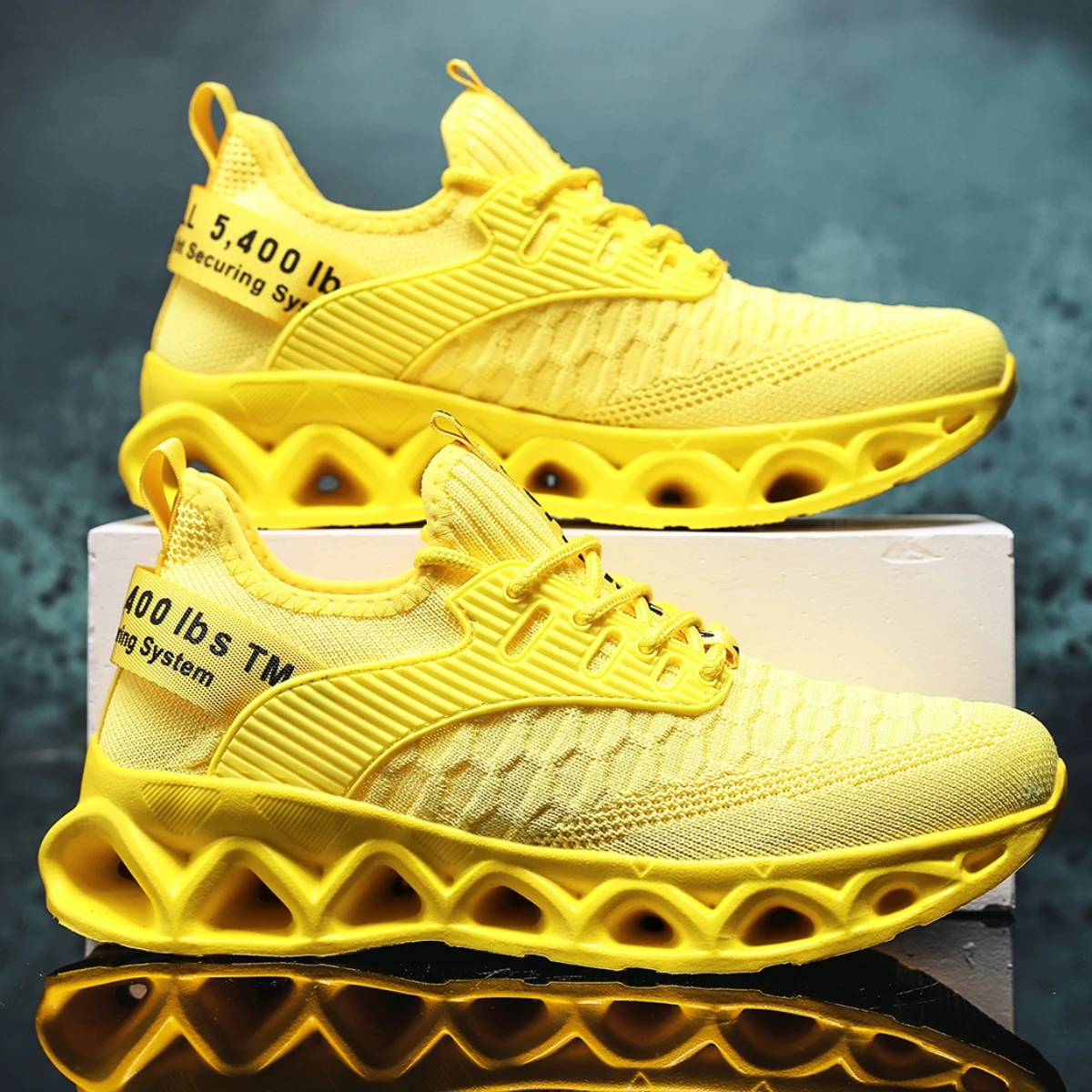 Women's running shoes, lightweight mesh, breathable and comfortable flat soft tennis shoes, blade sports shoes for women