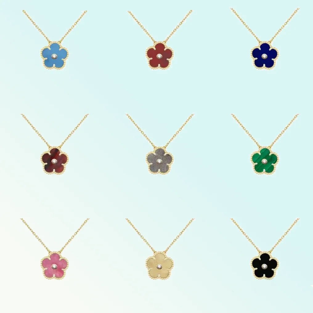 

Fashionable Natural Beimu Agate Clover Single Flower Diamond Necklace High end Jewelry Comes with Packaging Bag