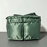 Sac bandoulière de luxe en nylon, taille L, avec petite pochette assortie, pour hommes et femmes, idéal pour le travail, les voyages et les trajets urbains. 2
