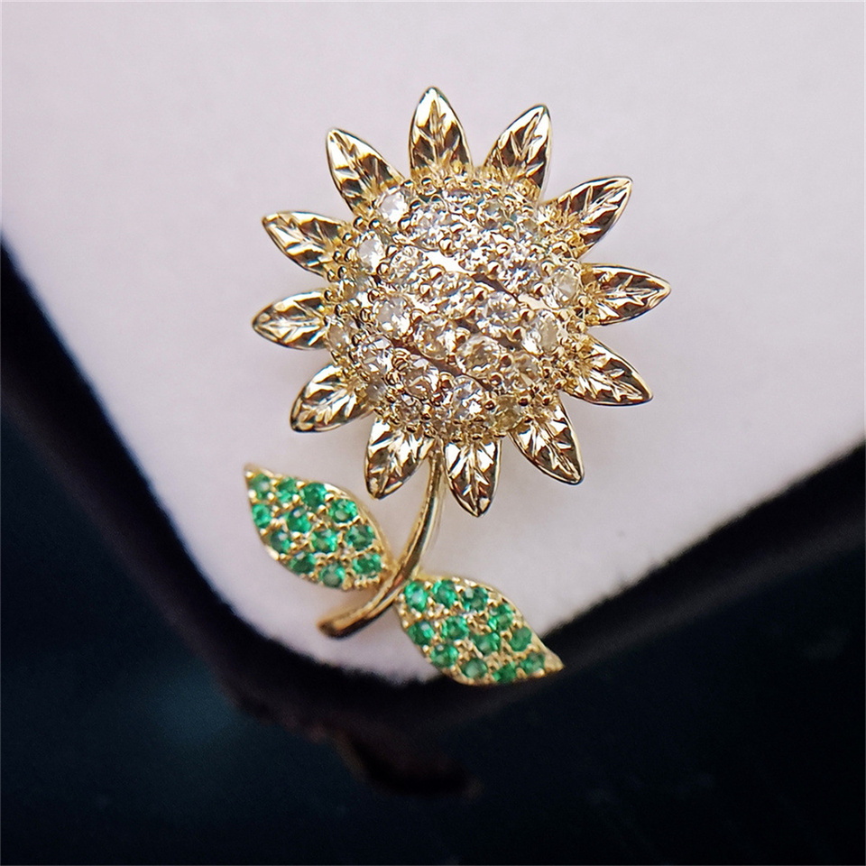 1Pc Sunflower Brooch Pin for Men and Women Exquisite Mini Blingbling Flower Jewelry Accessories Fashion Trend Party Gift 2024