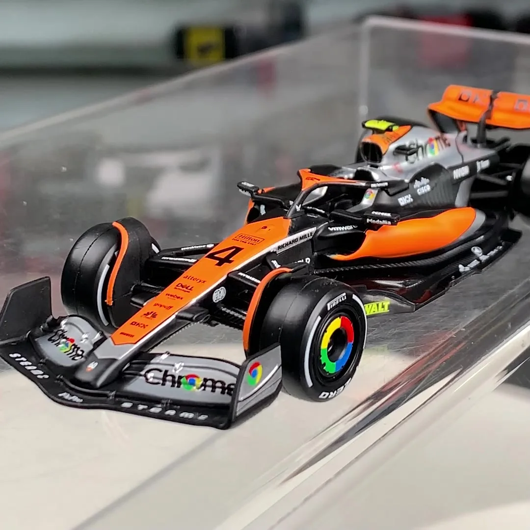 Bburago 1:43 2023 Mclaren F1 MCL60 #4 Lando Norris #81 Oscar