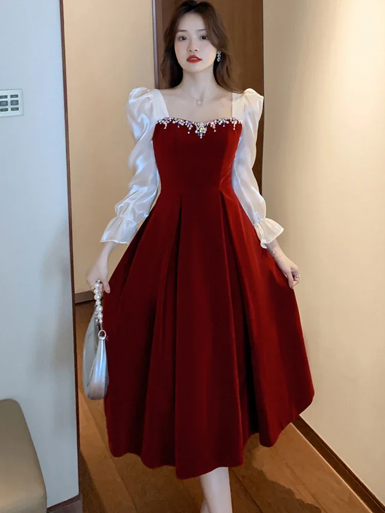 فستان أنيق فاخر من الساتان المخملي الأحمر لعام 202...