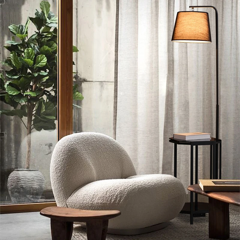 

American retro fabric lampshade floor lamp USB/wireless charging sofa living room bedroom vertical table lamp bedside floor lamp