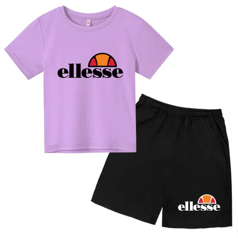 تي شيرت صيفي أنيق للأطفال مع طباعة حروف جذابة للأولاد والبنات الصغار بأكمام قصيرة وشورت قطعتين طقم رياضي غير رسمي للحفلات من ماركة معروفة
