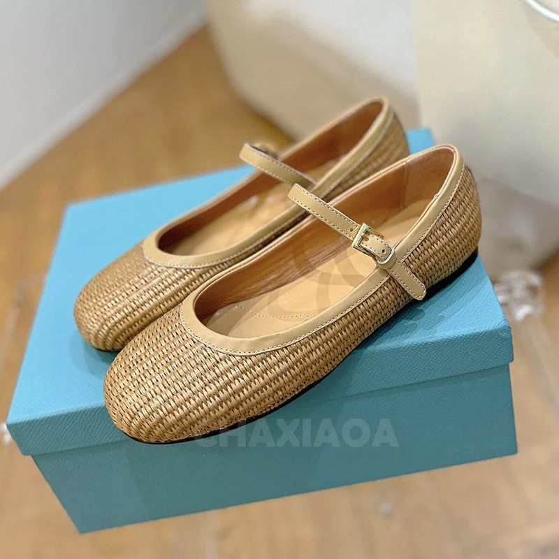 

Women Flat Shoes Summer Walk Show New Style Round Toe Shallow Mouth Female Flat Shoes Senior Eye Catching Loafers