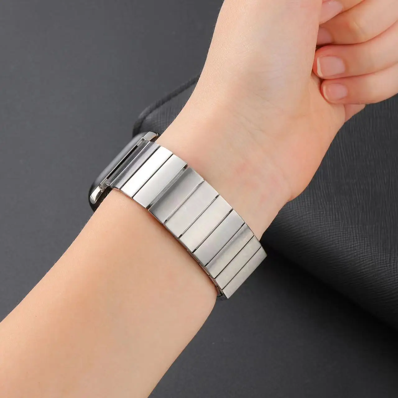 Metal Link Bracelet Strap For Apple Watch Band 49mm 45mm 44mm 42mm 41mm 40mm Magnetic Loop Belt For iWatch Ultra 8 7 6 5 4 3 SE