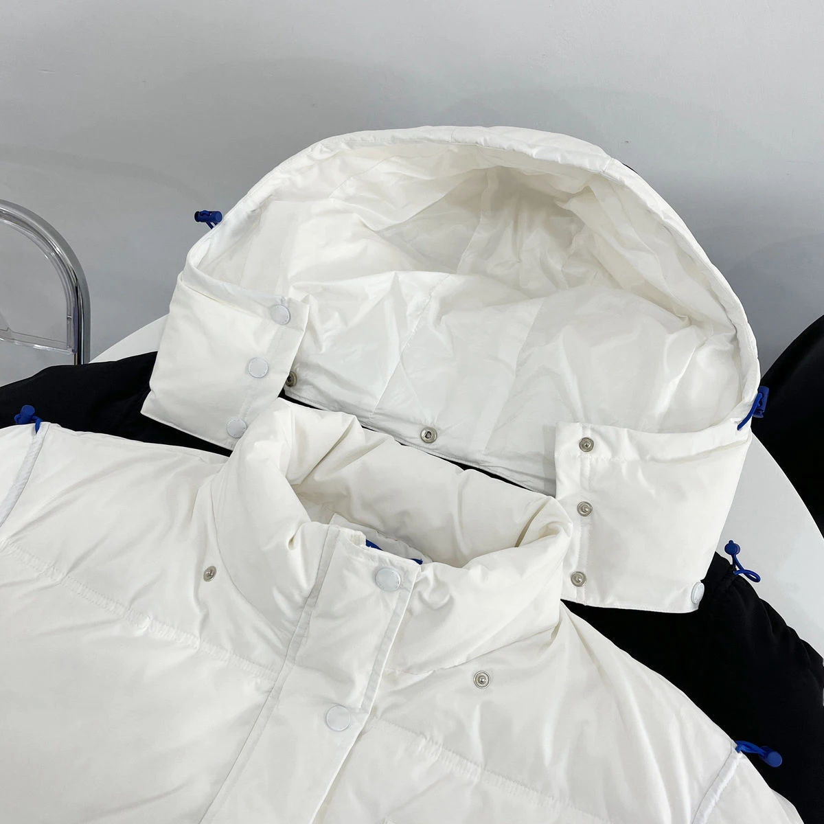 Рисунок 5 - Пуховик с капюшоном для пар