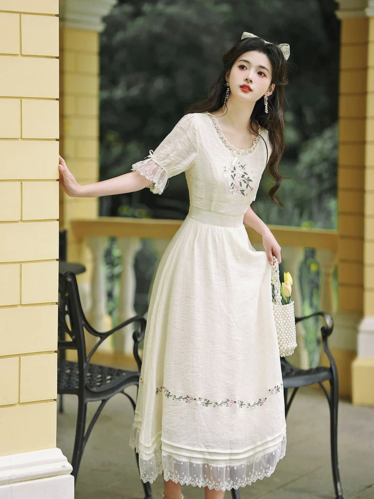 

French vintage embroidered small fresh mori dress