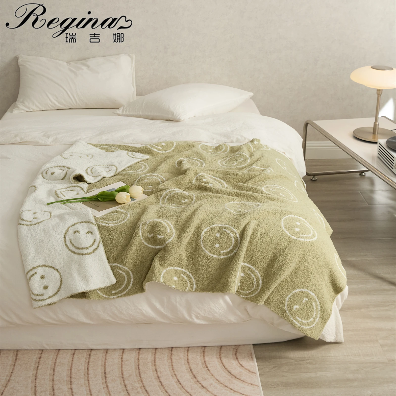 REGINABrandSmileFaceDesignBlanketSuperSoftCozyDownyMicrofiber
