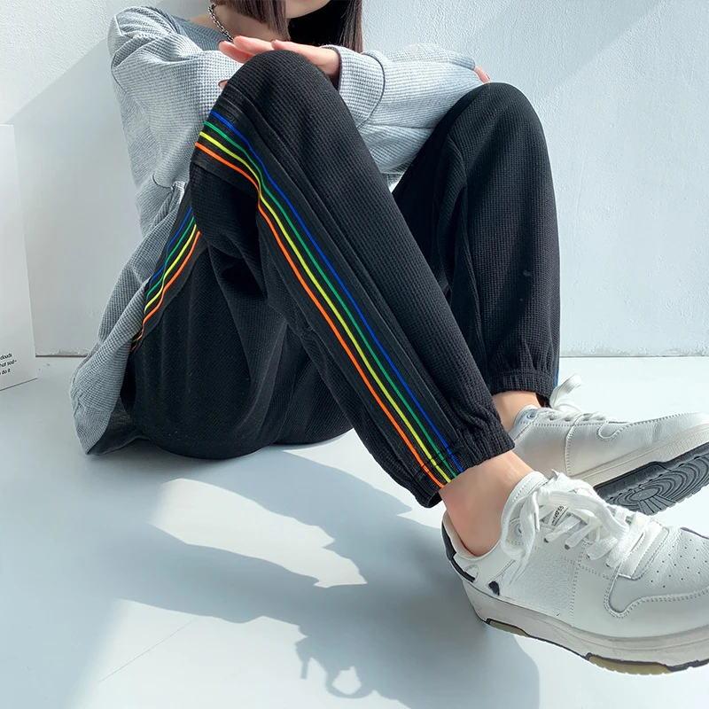 Pantalon de survêtement recyclé teint sur nœud arc-en-ciel crépitant de