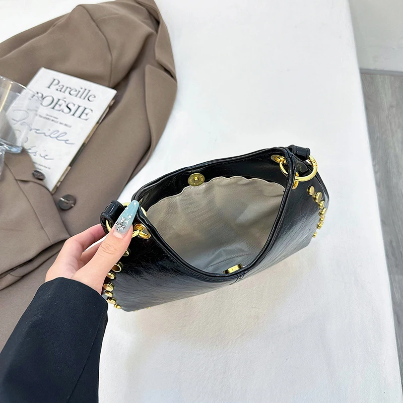 PU Leather Rivet Underarm Bag with Chain Vintage Shoulder Bag Casual Rivet Handbag Shopping Date Travel Crossbody Bag