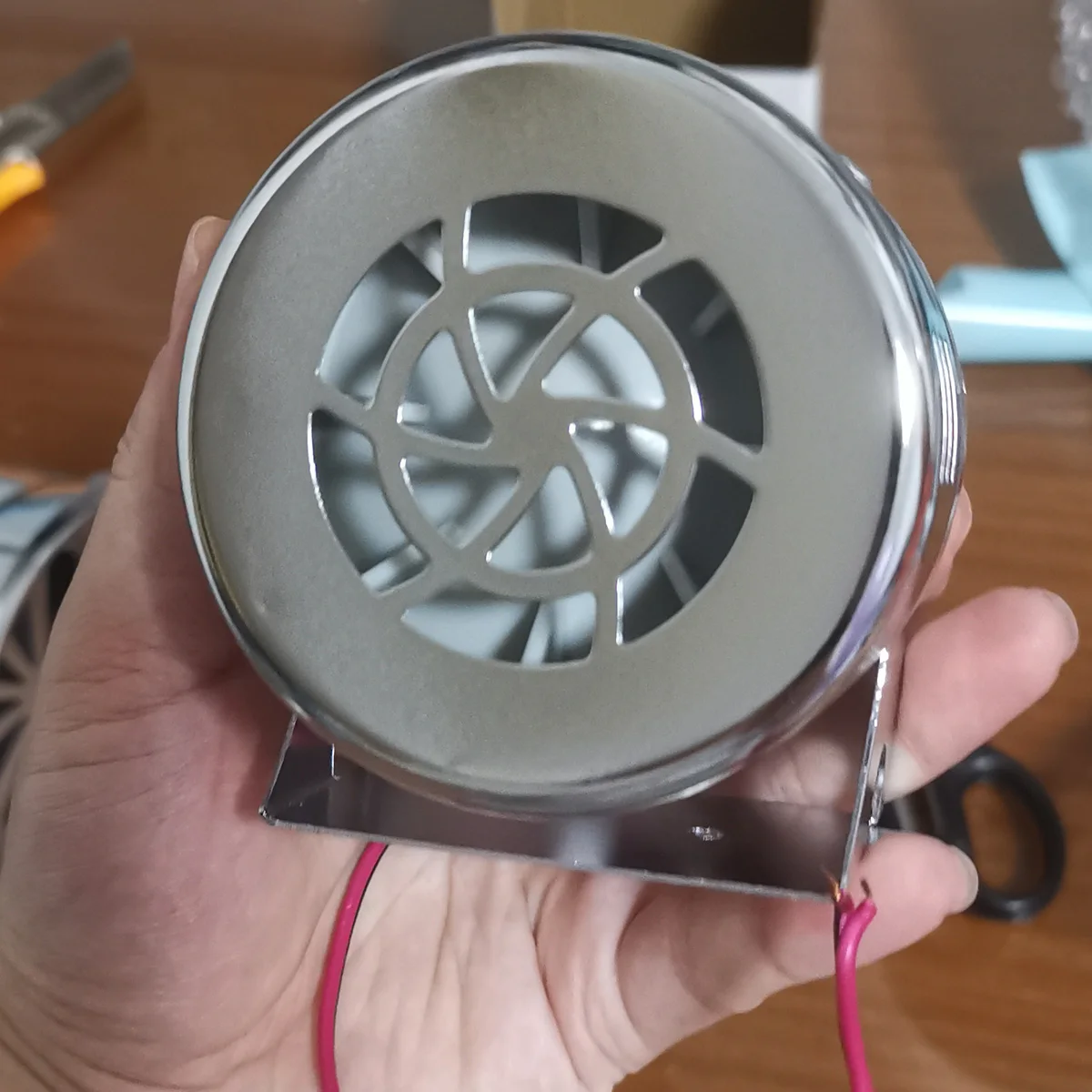 DC 12V Automotive air raid siren horn Car Truck Motor Driven Alarm Red Universal Car Motorcycle Horn Pickup Truck