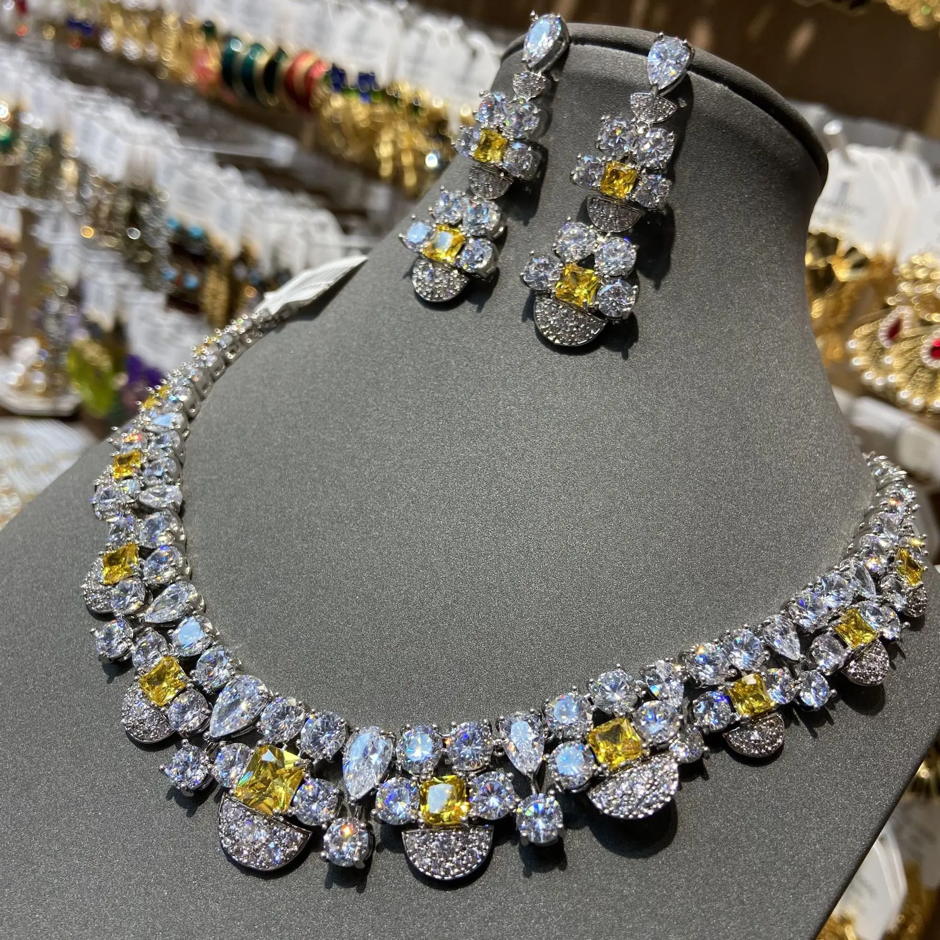 Feminino novo colar de diamante amarelo brincos conjunto de luxo 2024 -  AliExpress, image size:1920x1920