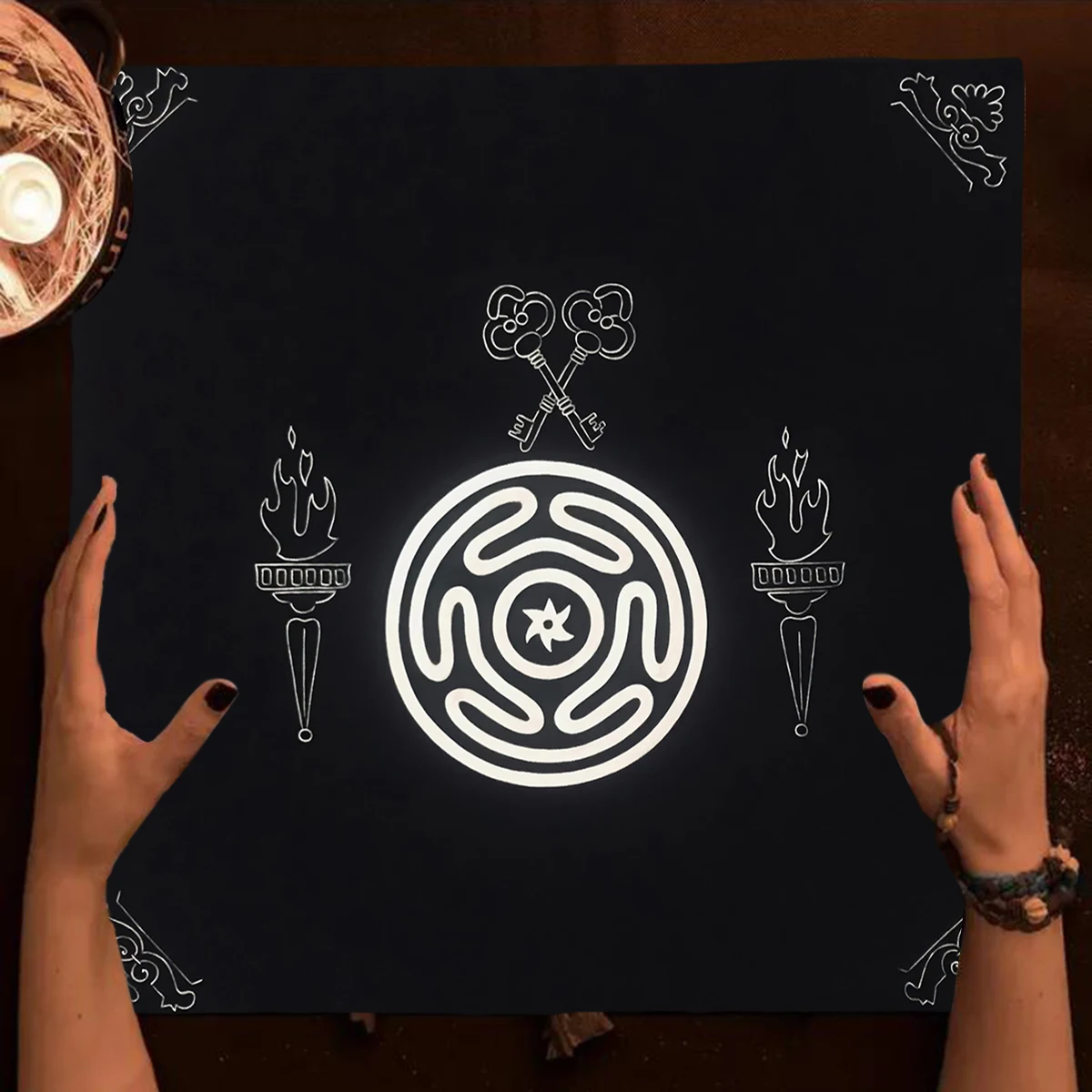 Hecate Goddess Tarot Tablecloth Tarot Spread Witch Altar Cloth For Tarot Readings Divination Pendulum Ritual Mat Board Game Pad 3