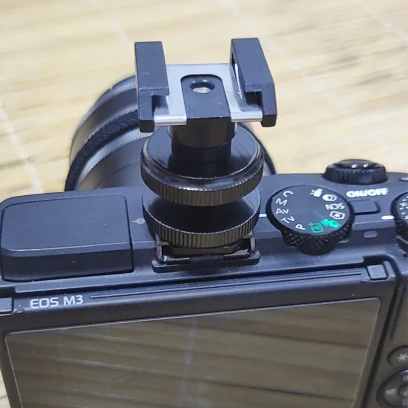 

camera hot shoe 360° rotate ballheads 1/4 screw female cold shoe bracket LED fill-in light Microphone Mobile phone monitor base
