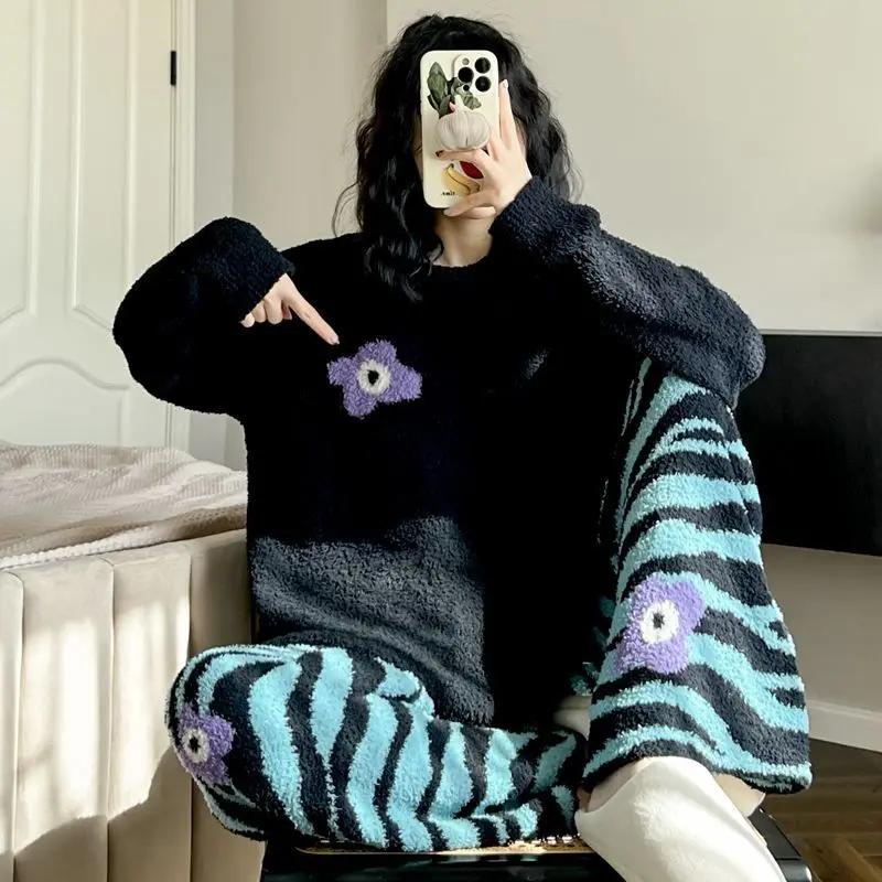 2023 New Soft Pajamas Women Autumn Winter Zebra Pattern Warm Knitted Loungewear Long Sleeve Loose Round Collar thicken Homewear