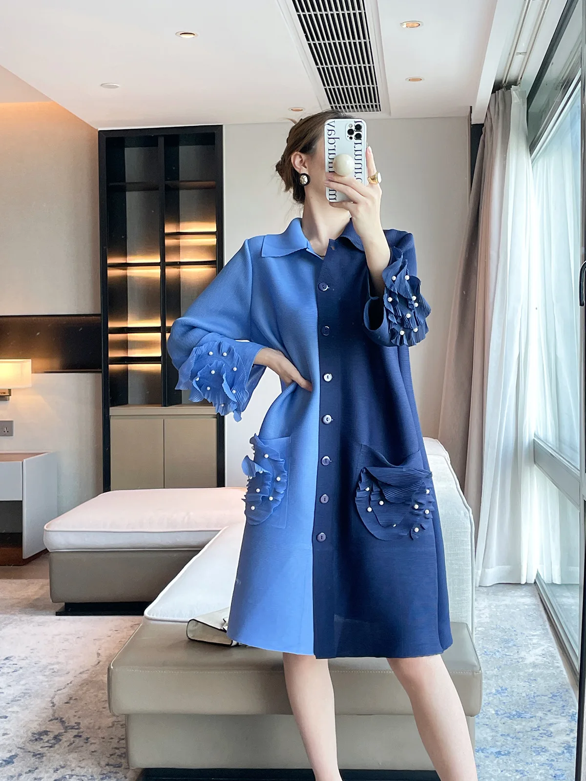 

Плиссированное осеннее Новое дизайнерское платье 2023 года, элегантное платье-кардиган с воротником с бусинами, подходящего цвета