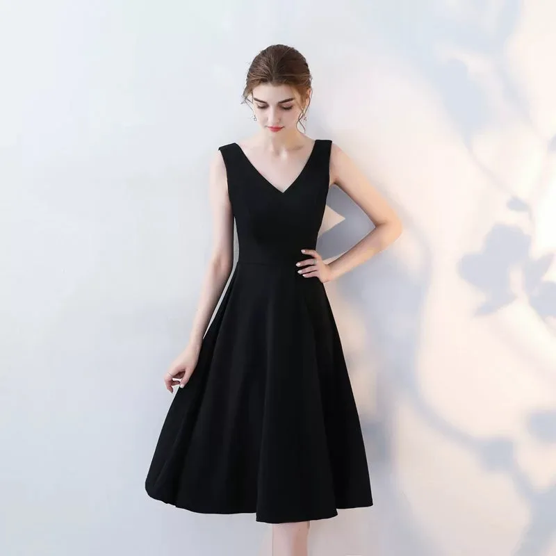 

2023 New Black Dress Mid-length V-neck Hepburn Style Little Black Dress