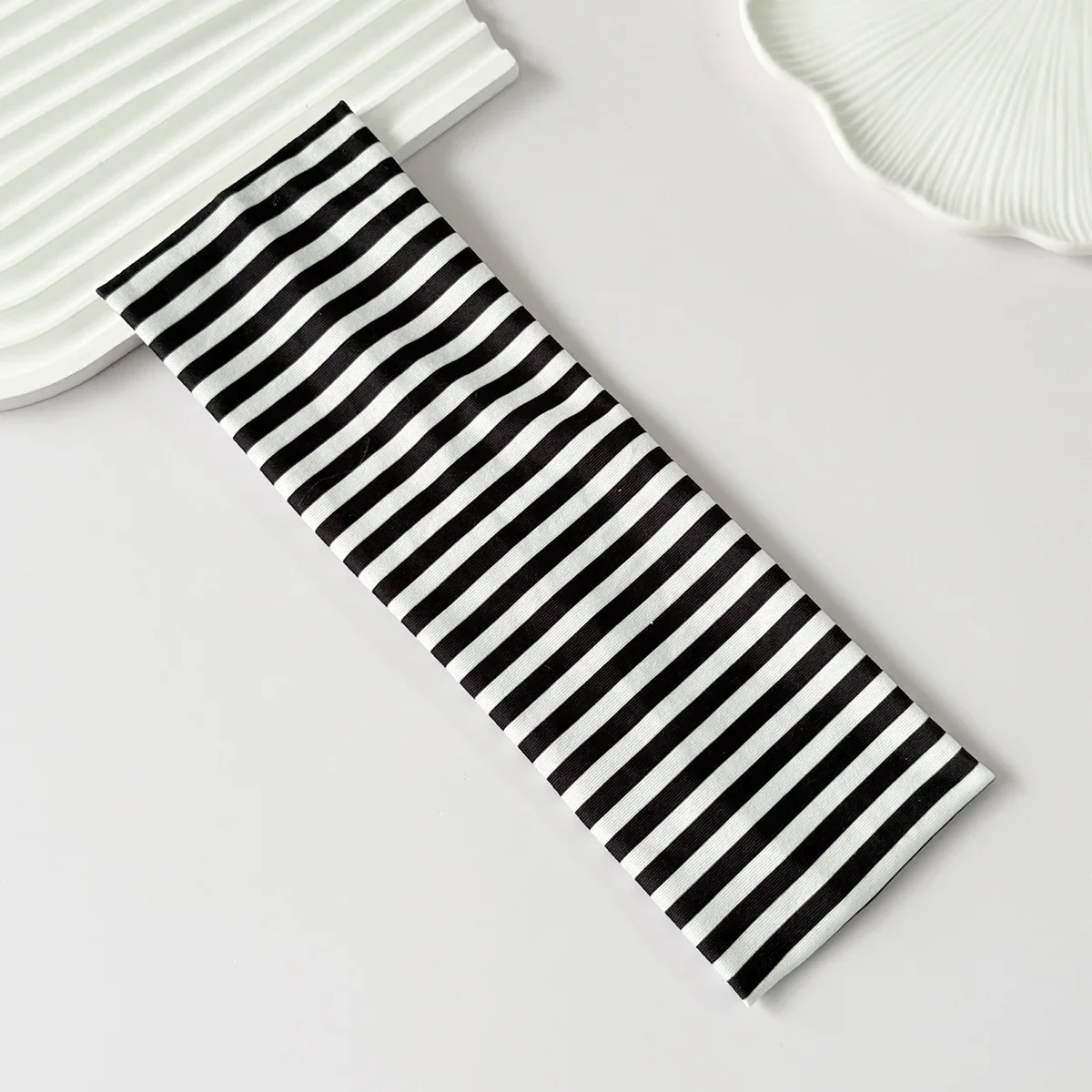 Retro Polka Dot Button Headband – Fashionable Y2K French Hair Accessory