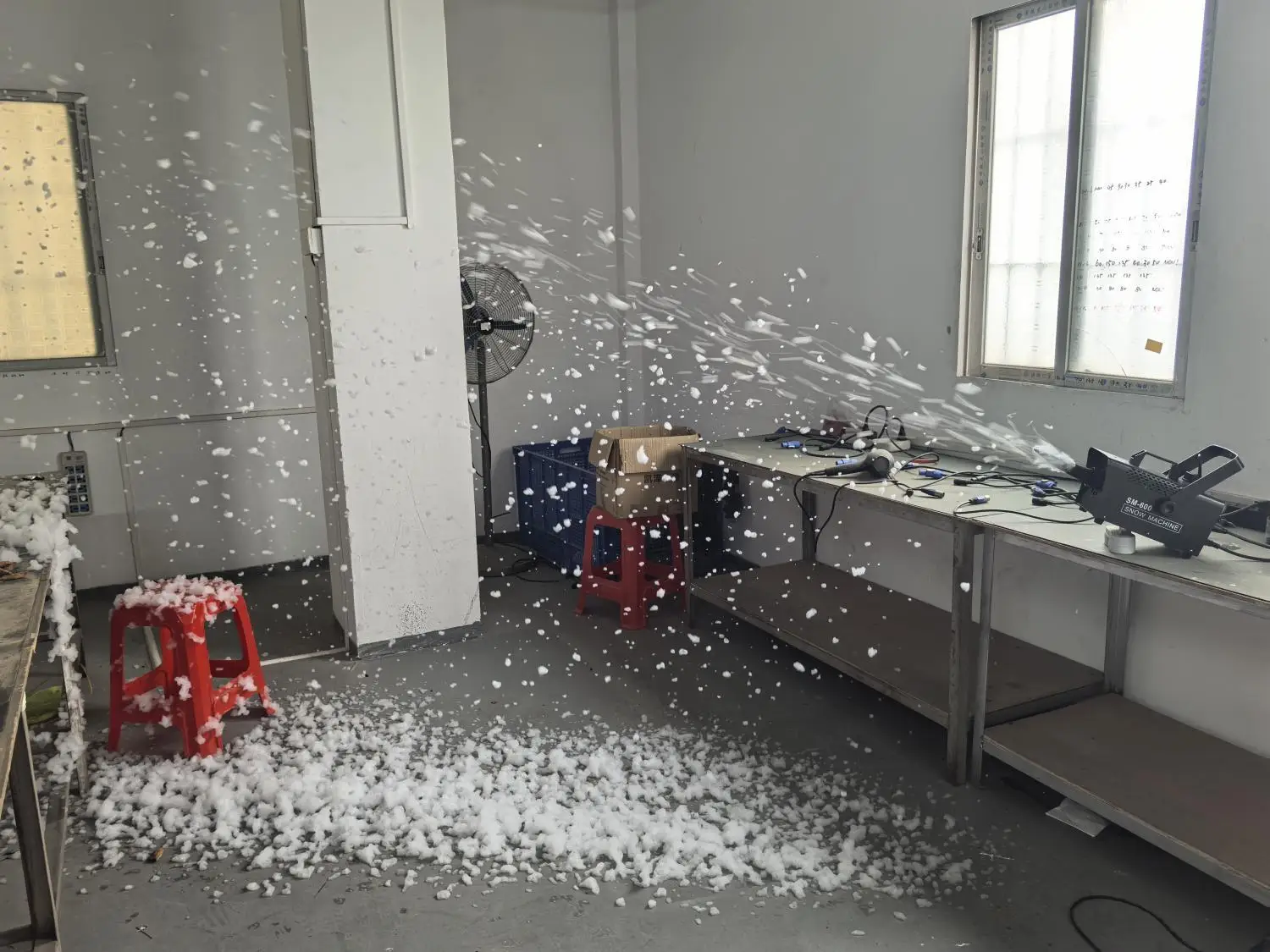 Remote 600w snow machine 、remote Snowflake machine Professional stage dj equipment