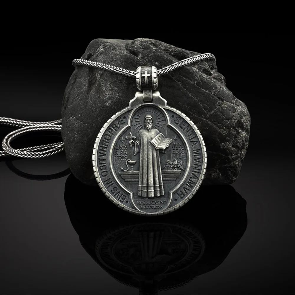 

Megin D Tin Jesus God Bible Cross Retro Badge Christianity Pendant Collar Chain Necklace for Men Women Fans Gift Fashion Jewelry