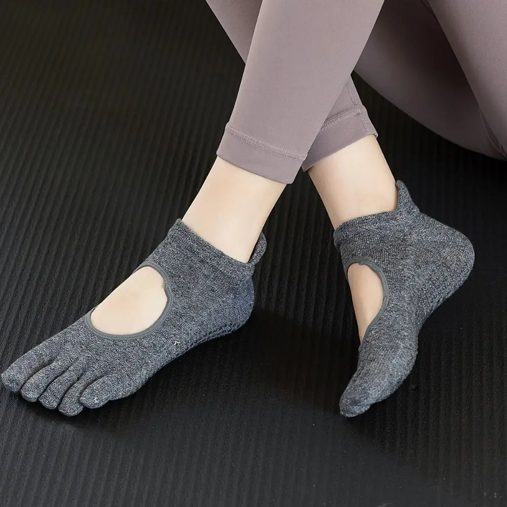 1 Pair High Quality Anti-slip Yoga Pilates Socks Cotton Split Toe Sport Socks Breathable with Grip Five-finger Socks Dance 8 Se199af2e3db9431690df1ffe5d460961n