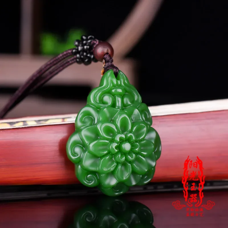 

Ожерелье с подвеской в виде цветка горячего нефрита, натуральный зеленый кулон ручной работы, ювелирное изделие из жадеита, модный амулет, подарки для женщин и мужчин